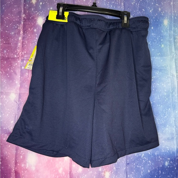 New men’s all in motion mesh shorts 🛍 - Picture 3 of 3